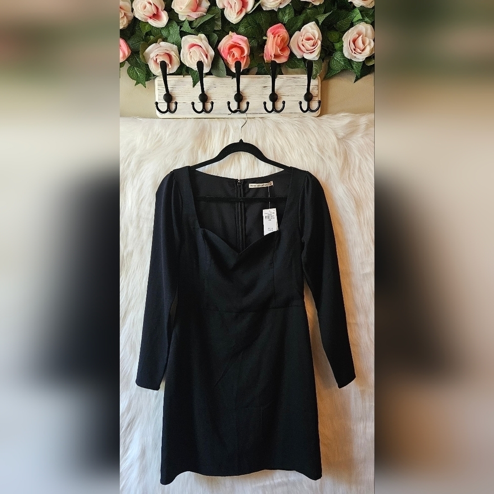 Abercrombie & Fitch Sweetheart Neck Long Sleeve Skater Dress